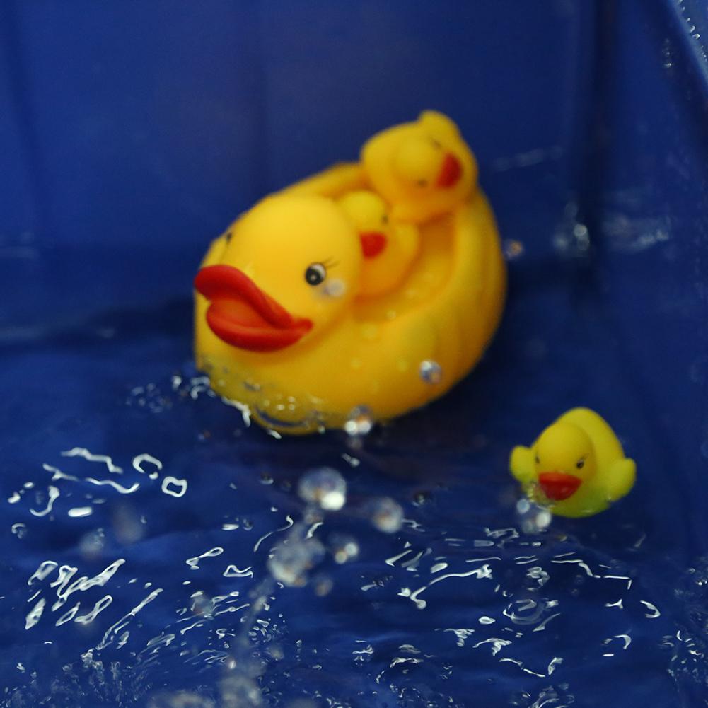 4Pcs/set Vinyl Squeaky Ducks Bath Toy J4546