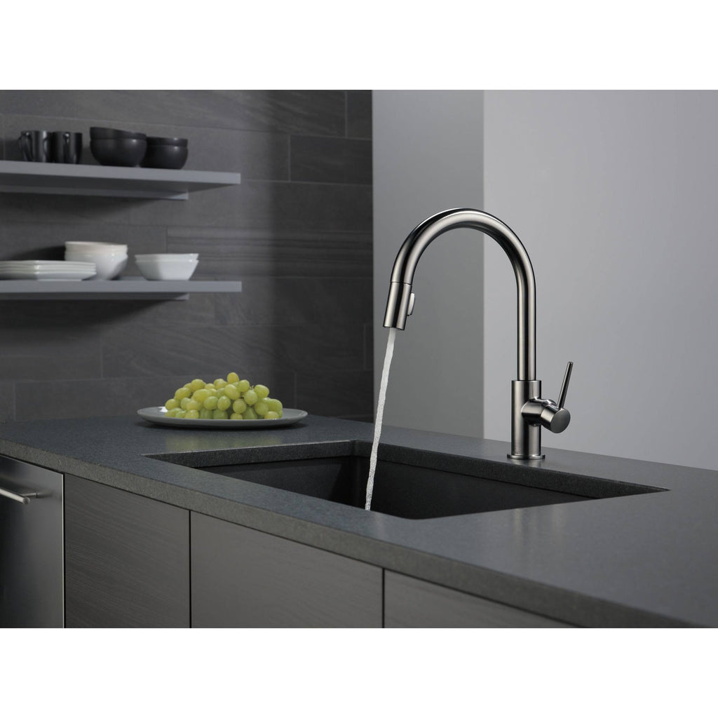 Black Stainless Single Handle Pull-Down Kitchen Faucet Y6929