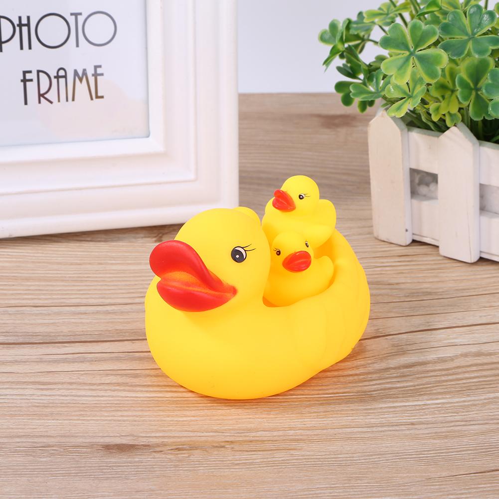 4Pcs/set Vinyl Squeaky Ducks Bath Toy J4546