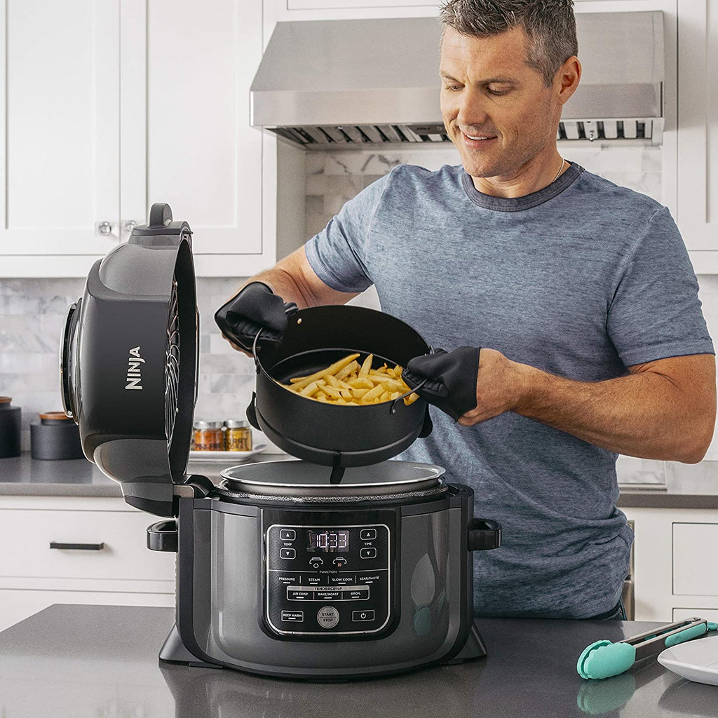 6.5-Quart Black Pressure Cooker M649073